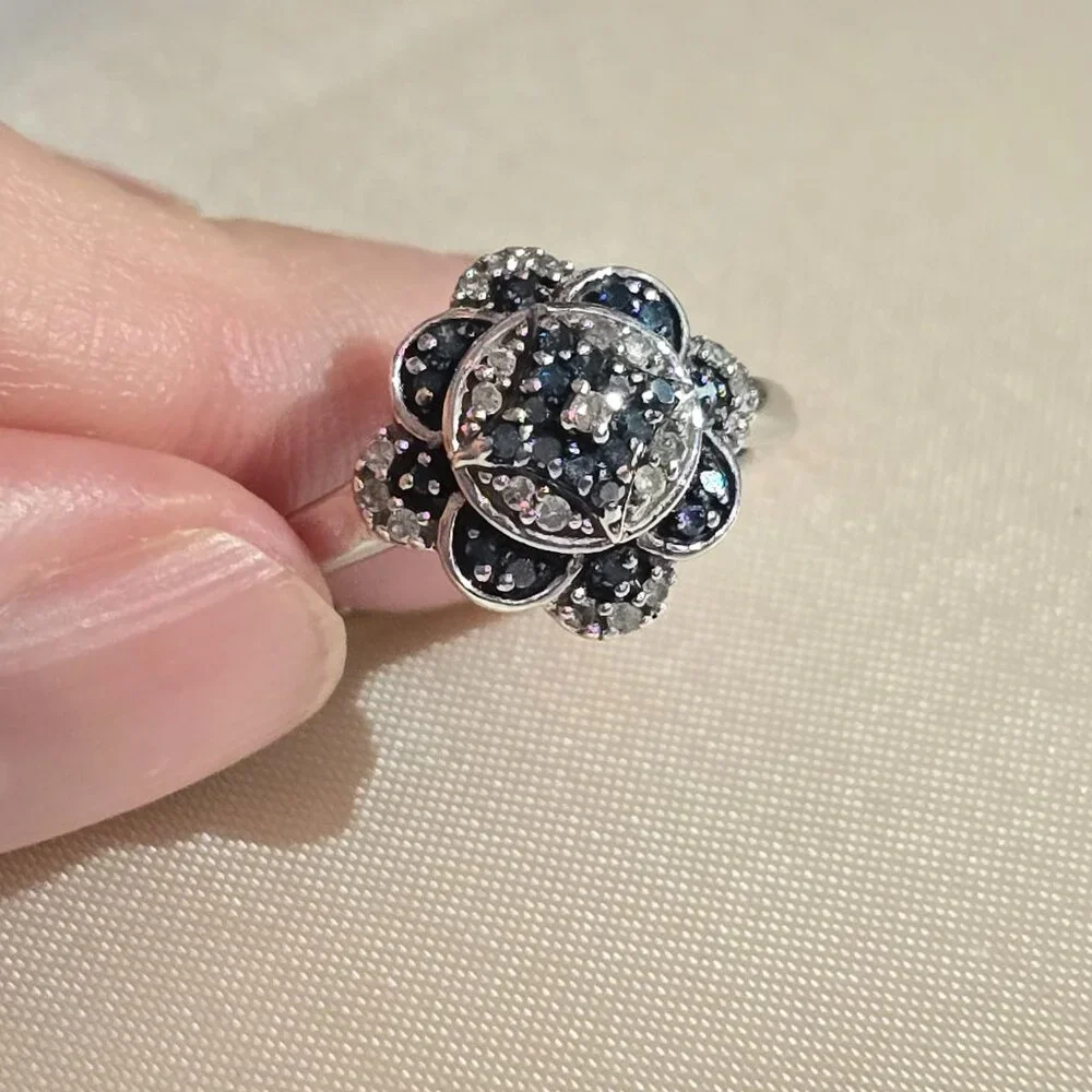 Blue and White Diamond Vintage-Style Clover Ring - Size 7 - Picture 4 of 9